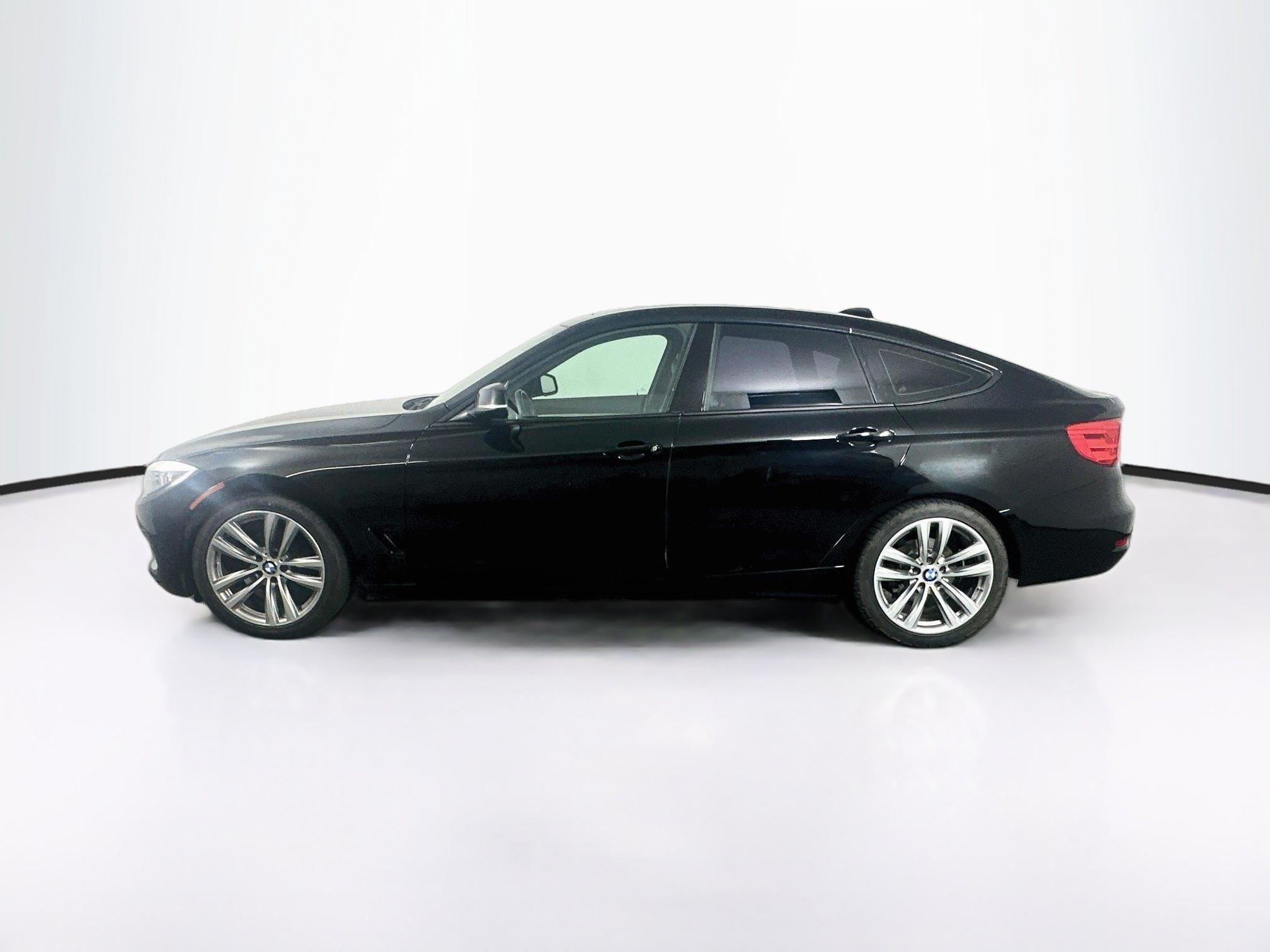 Used 2016 BMW 328i Gran Turismo xDrive AWD/4WD image 4