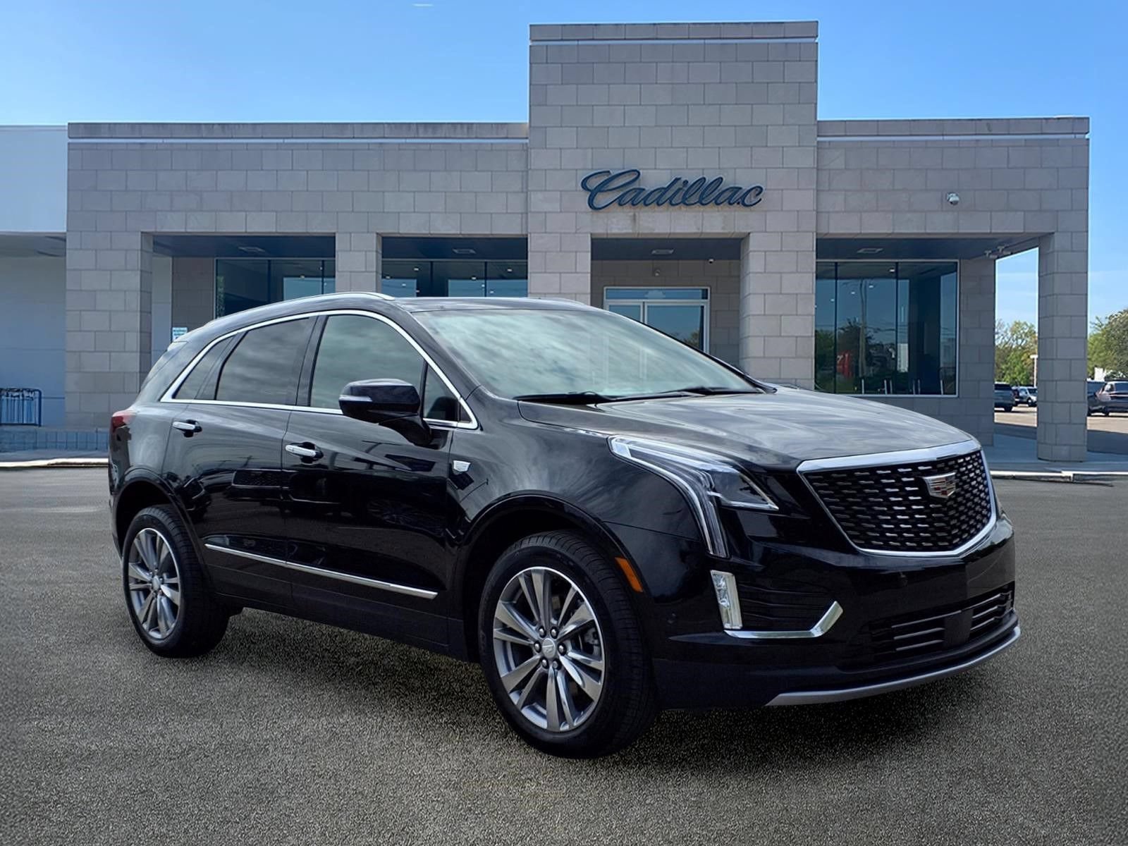 New 2026 Cadillac XT5 Premium Luxury w/ Driver Assist Package AWD/4WD image 3