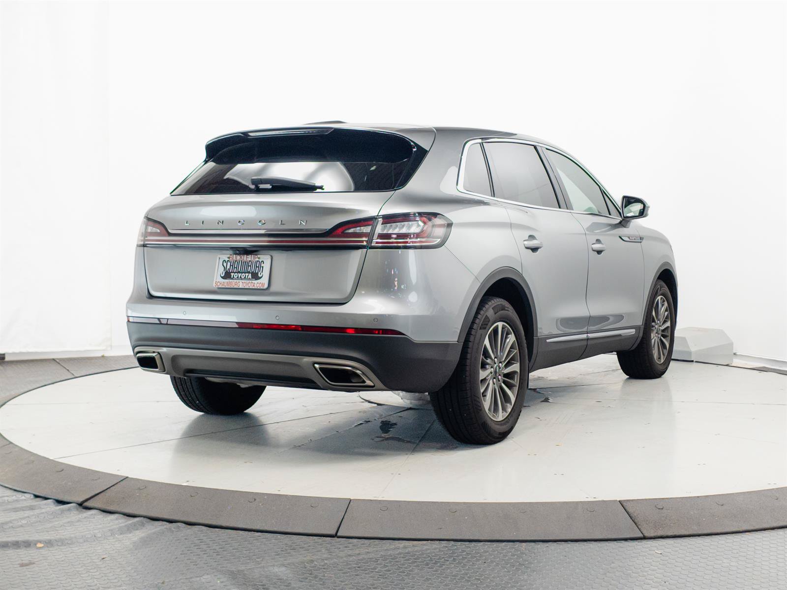 Used 2023 Lincoln Nautilus Reserve AWD/4WD image 12