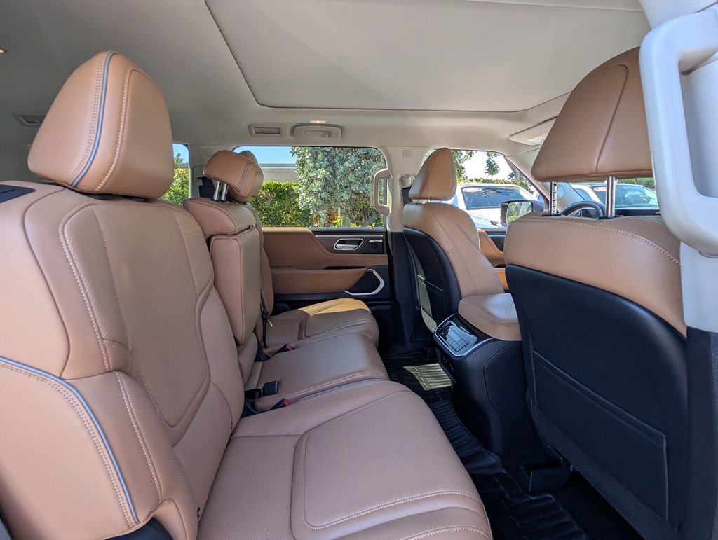 Used 2025 INFINITI QX80 Luxe image 15