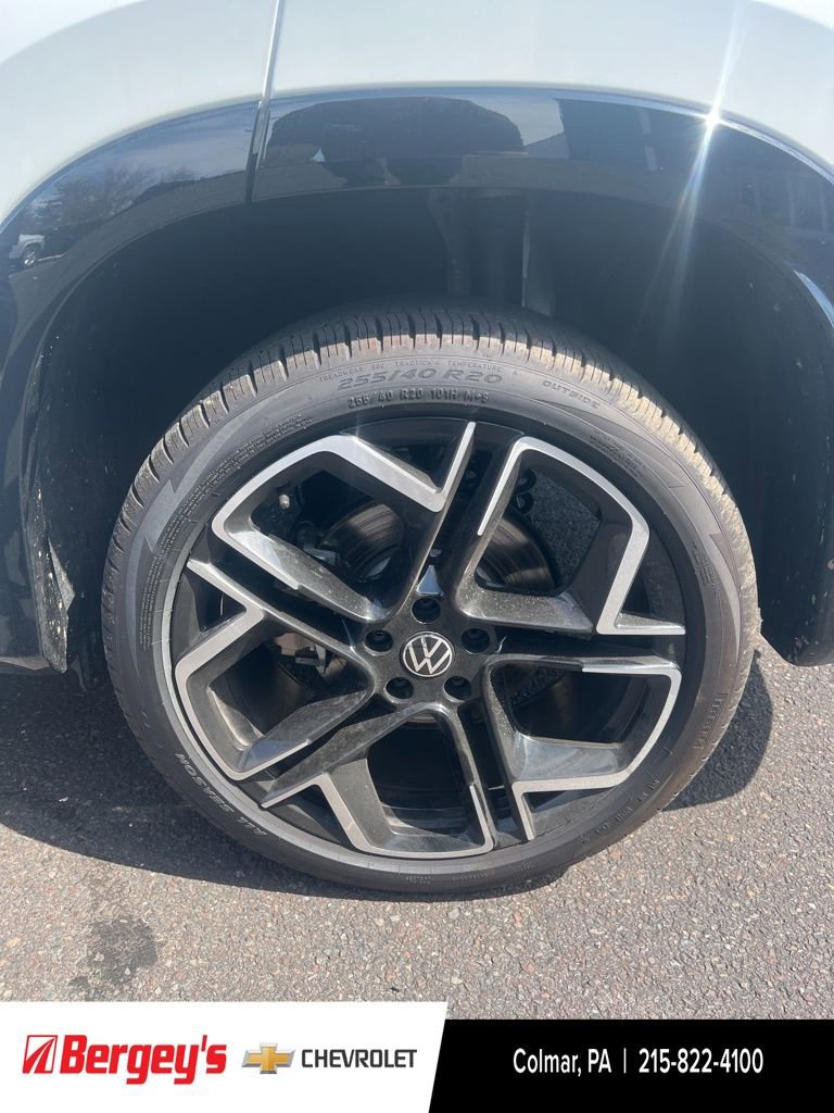 Used 2026 Volkswagen Tiguan SEL R-Line image 17