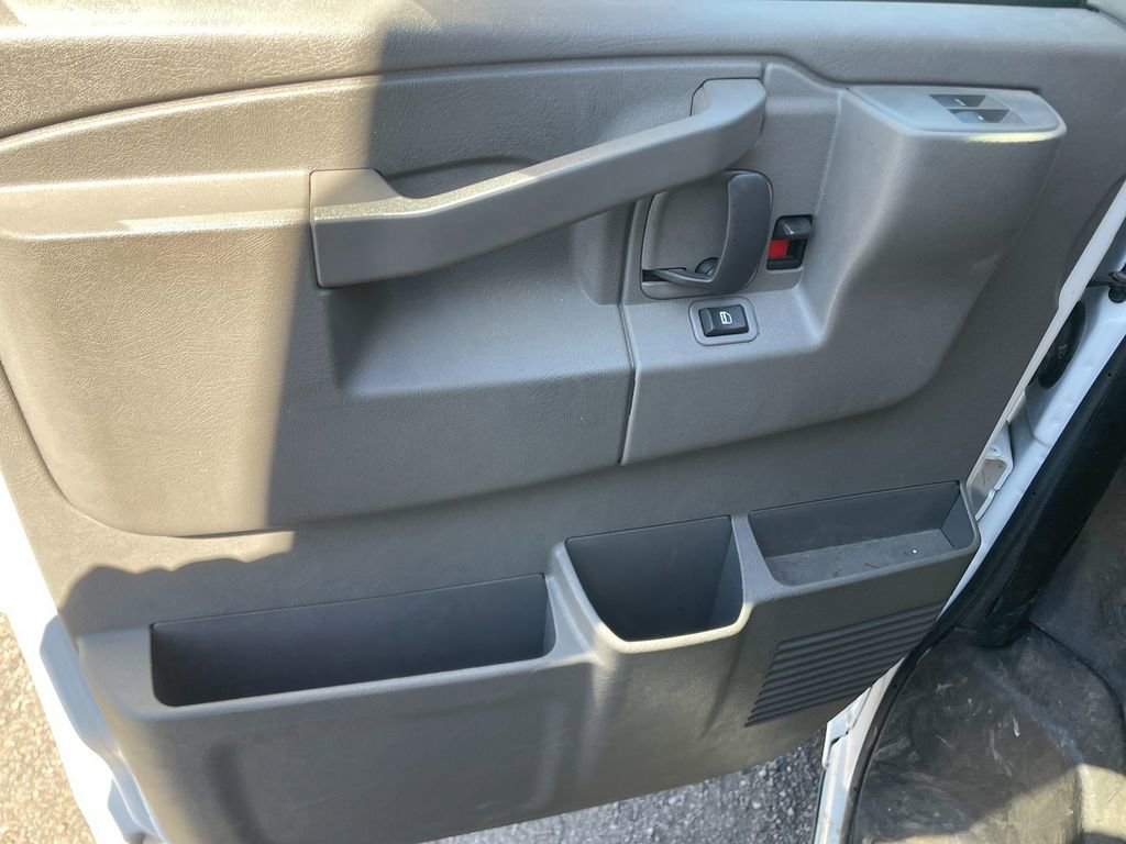 Used 2023 Chevrolet Express 3500 w/ Power Convenience Package RWD image 11