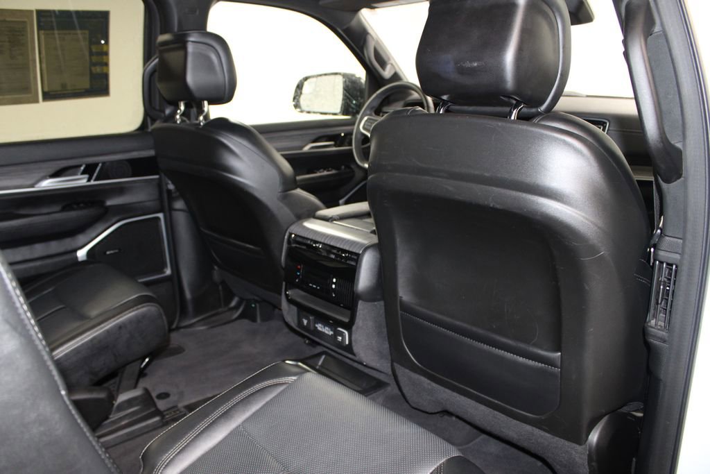 Used 2024 Jeep Wagoneer Series II image 36