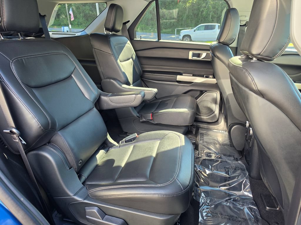 Used 2020 Ford Explorer XLT w/ Equipment Group 202A AWD/4WD image 26