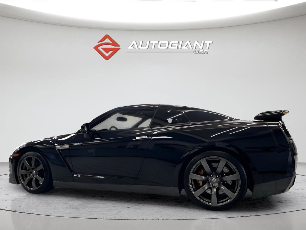 Used 2011 Nissan GT-R Premium image 4