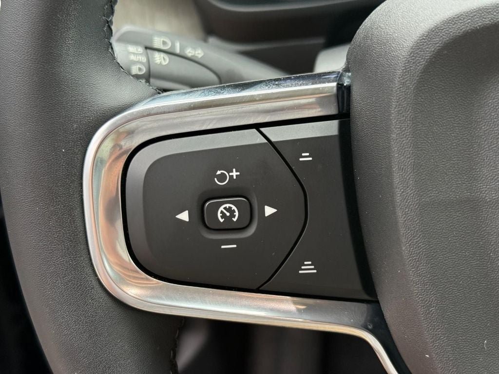 Used 2023 Volvo XC40 B5 Ultimate w/ Climate Package AWD/4WD image 17