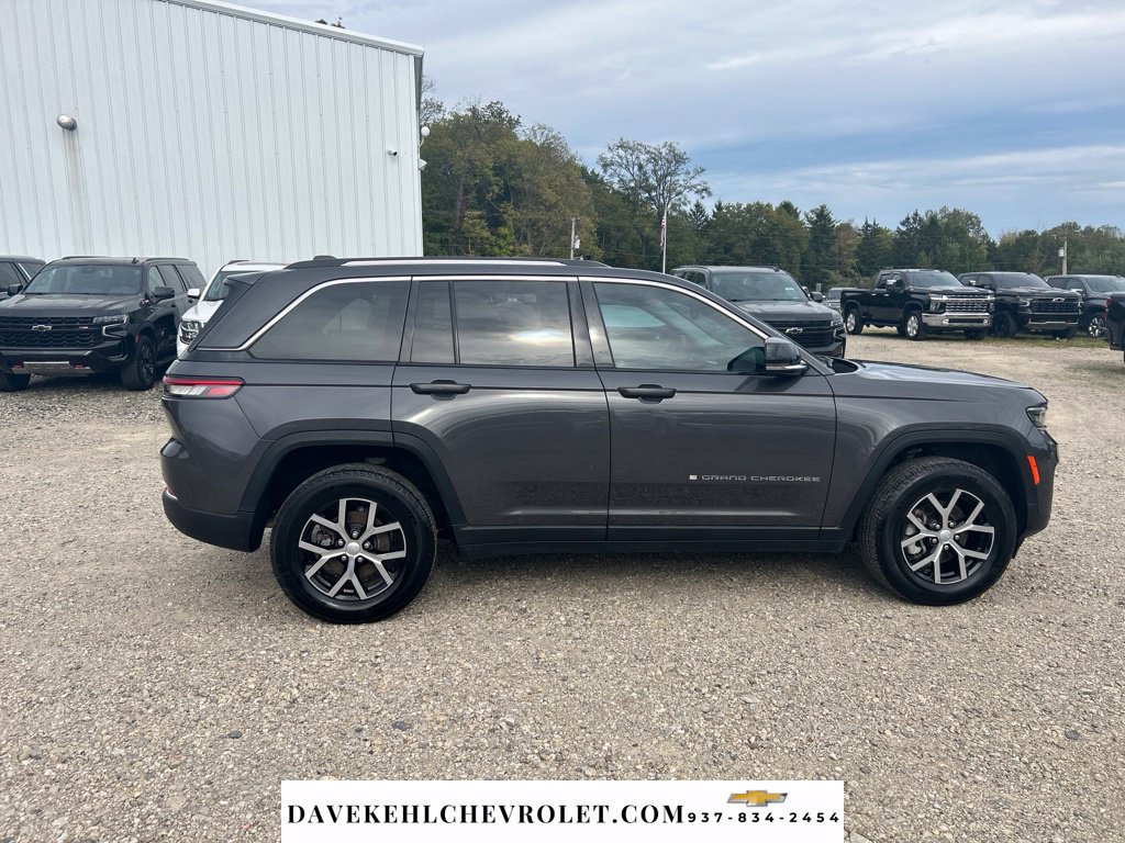 Used 2024 Jeep Grand Cherokee Limited w/ Trailer Tow Package AWD/4WD image 7