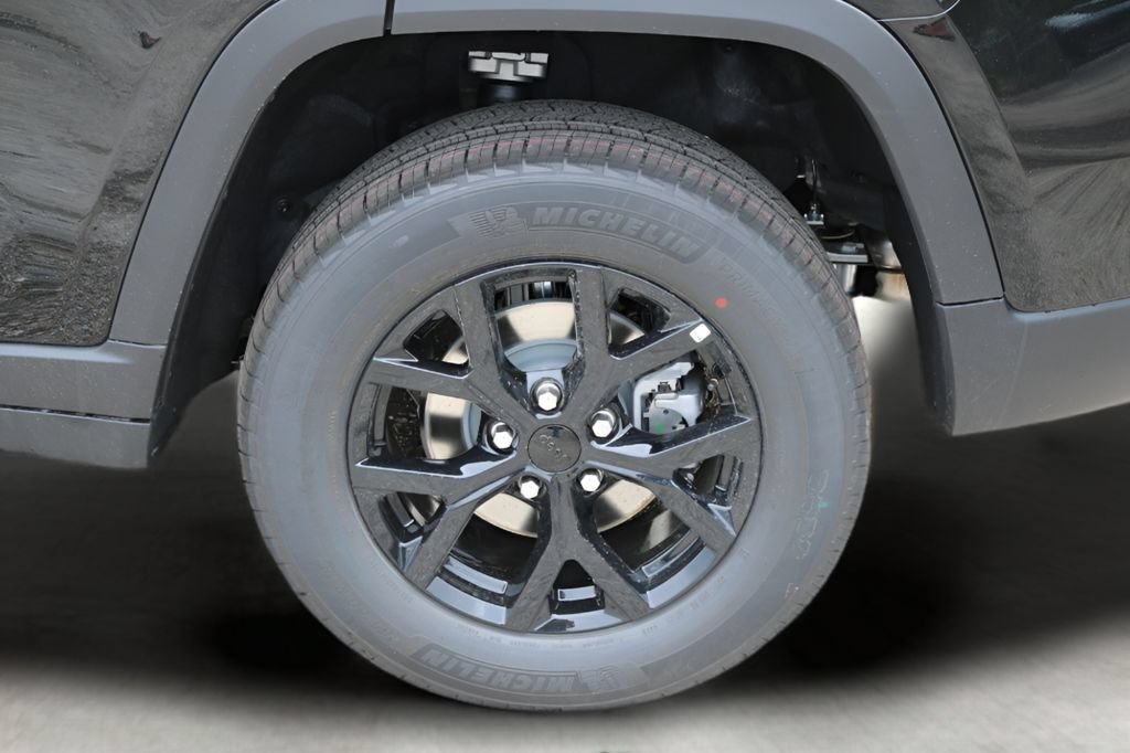 New 2026 Jeep Grand Cherokee Altitude AWD/4WD image 9