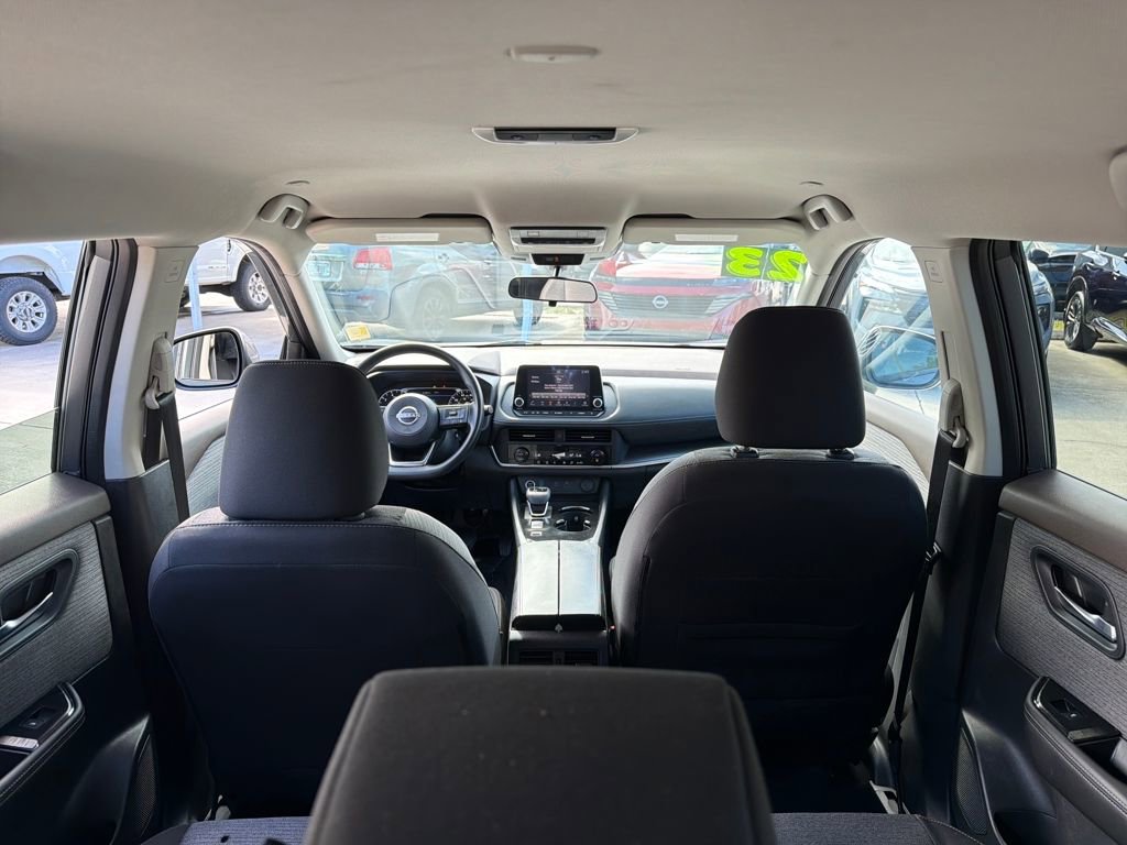 Used 2023 Nissan Rogue SV image 34
