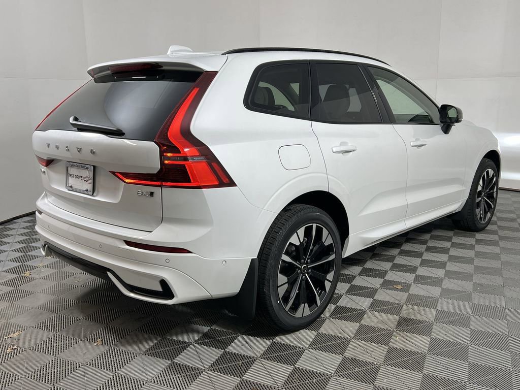 New 2026 Volvo XC60 B5 Ultra w/ Climate Package image 8
