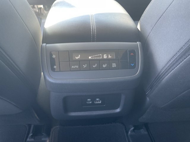 Used 2025 Nissan Pathfinder SV FWD image 20