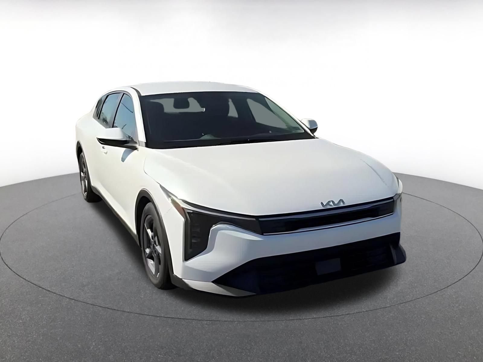 Used 2025 Kia K4 FWD image 3