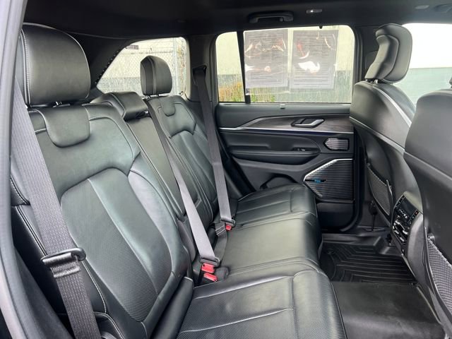 Used 2023 Jeep Grand Cherokee Overland w/ Luxury Tech Group IV image 13