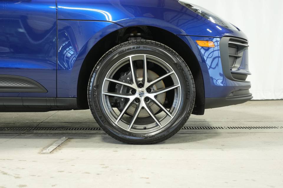 Certified 2026 Porsche Macan AWD/4WD image 43
