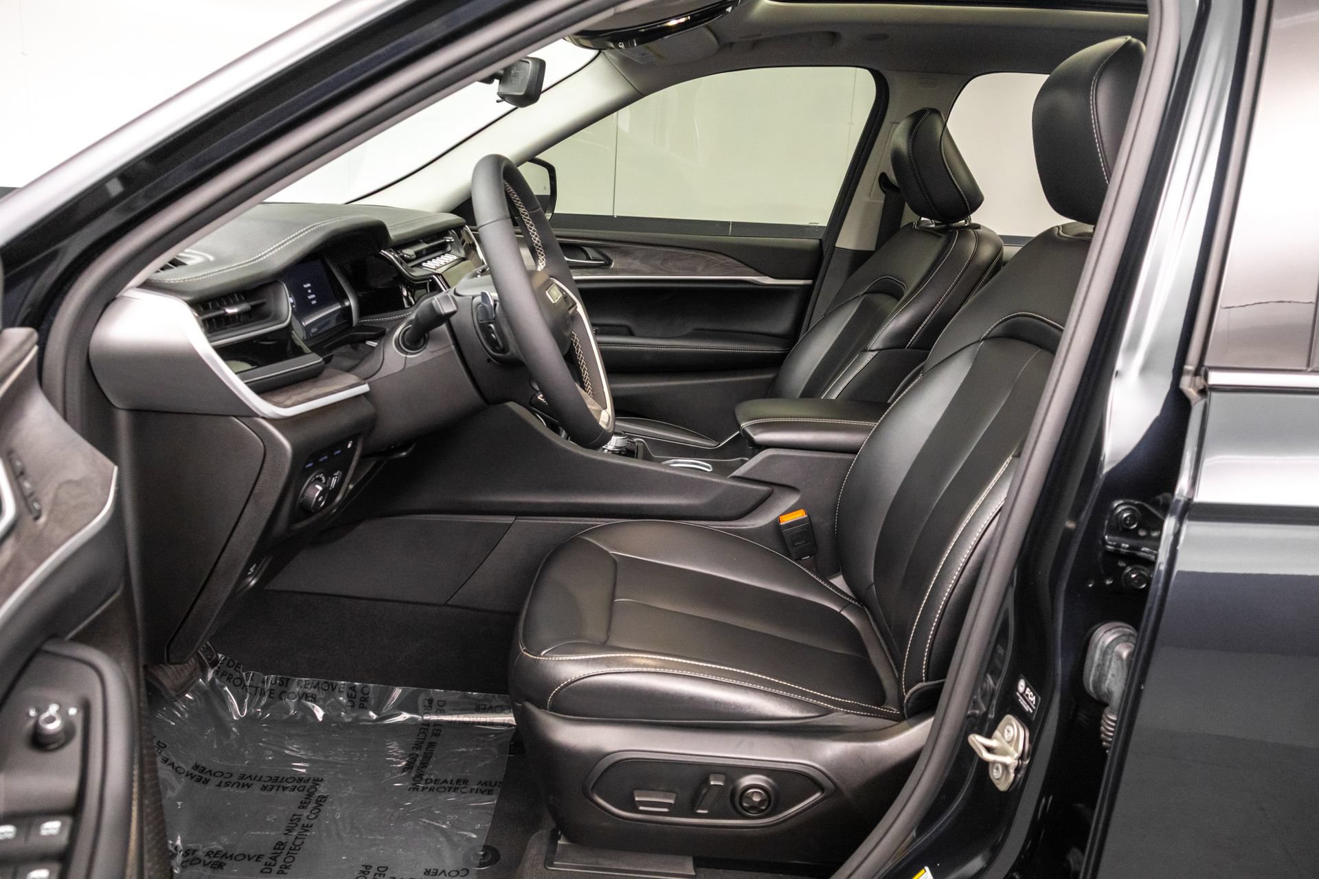Used 2024 Jeep Grand Cherokee Limited 4xe AWD/4WD image 5