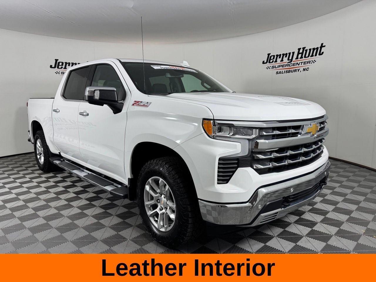 Used 2025 Chevrolet Silverado 1500 LTZ w/ Z71 Off-Road Package AWD/4WD image 6