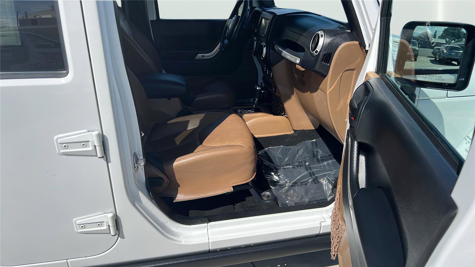 Used 2015 Jeep Wrangler Unlimited Rubicon image 13