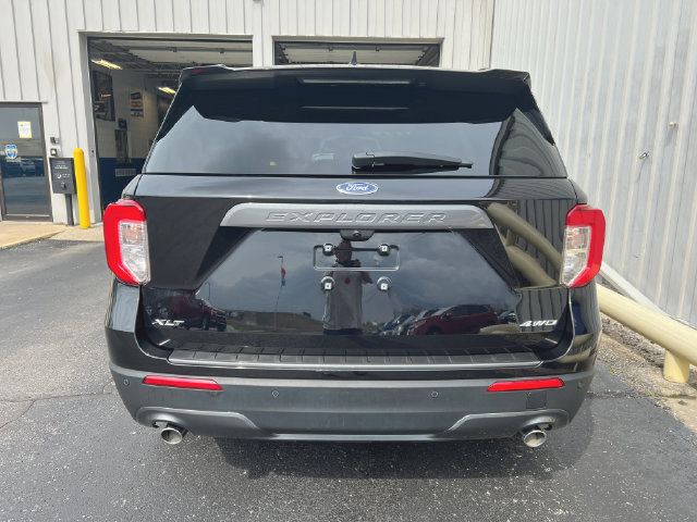 Used 2023 Ford Explorer XLT w/ Equipment Group 202A AWD/4WD image 8