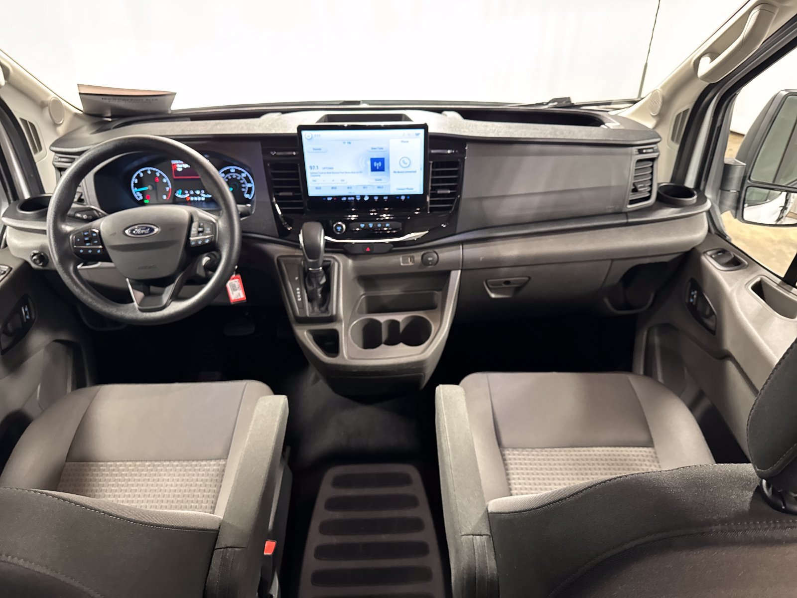 Used 2025 Ford Transit 350 XLT AWD/4WD image 4