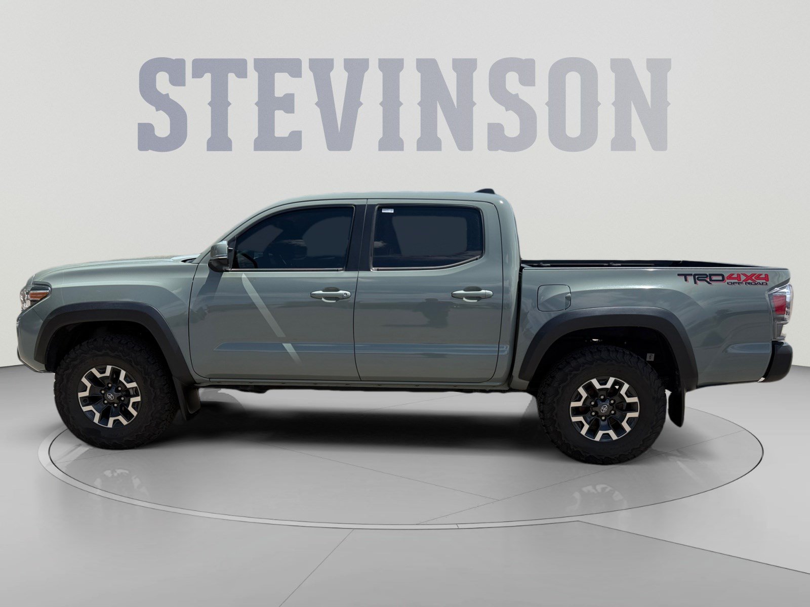 Used 2022 Toyota Tacoma TRD Off-Road w/ Truck Exterior Package (TMS) AWD/4WD image 2