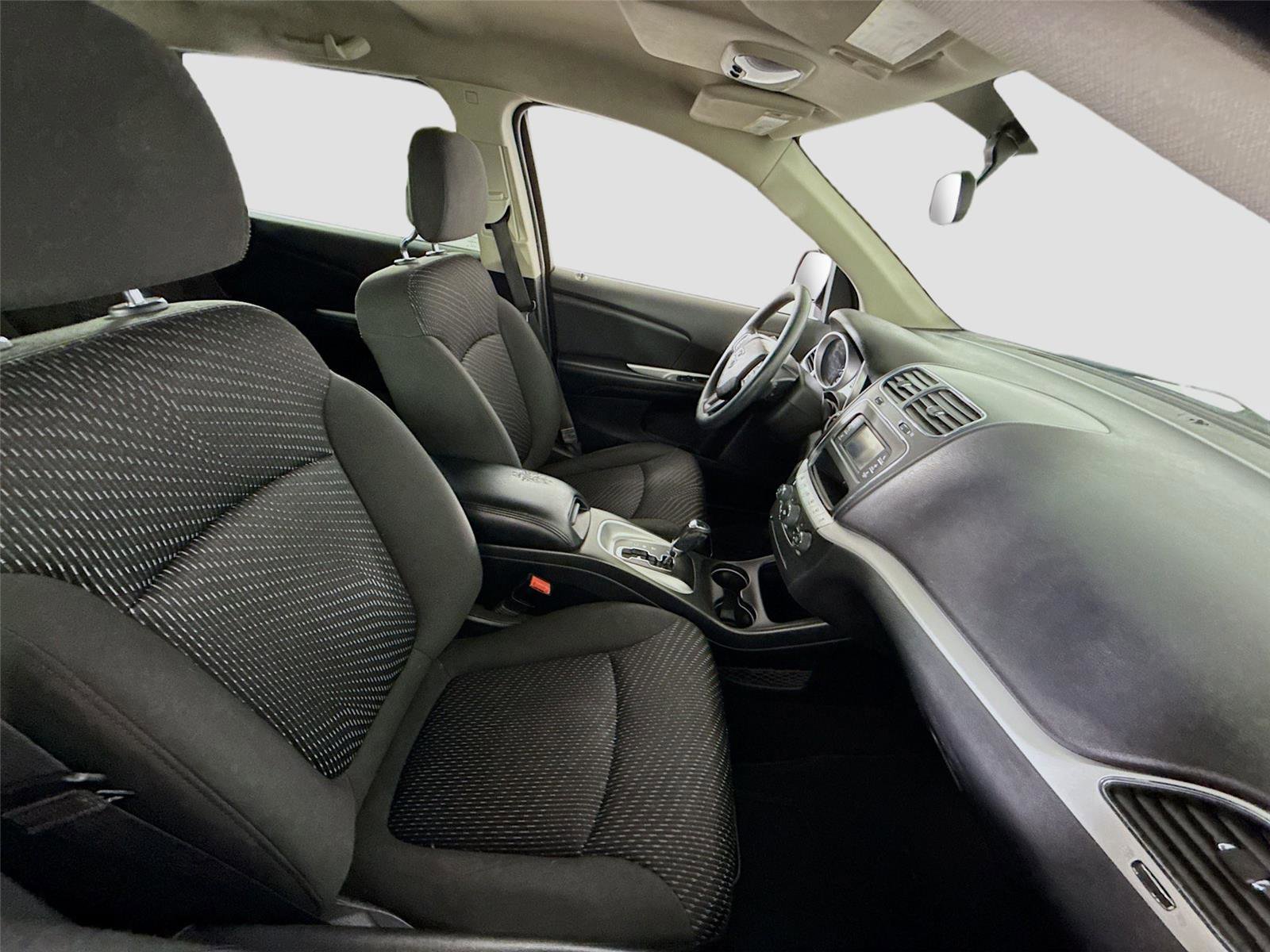 Used 2018 Dodge Journey SE w/ Blacktop Package image 18