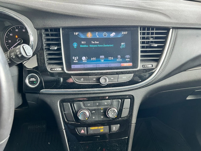 Used 2021 Buick Encore Preferred image 21