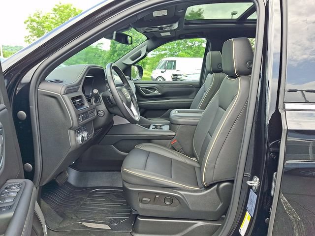 Used 2022 GMC Yukon XL SLT w/ SLT Premium Package AWD/4WD image 19