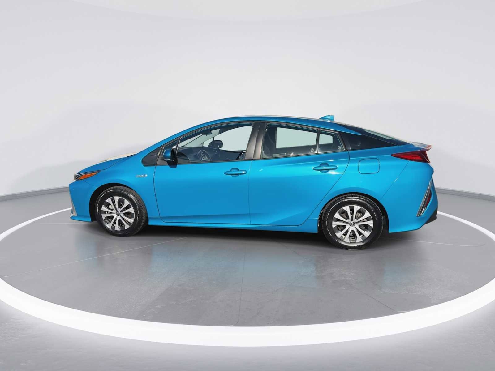 Certified 2021 Toyota Prius Prime LE FWD image 5