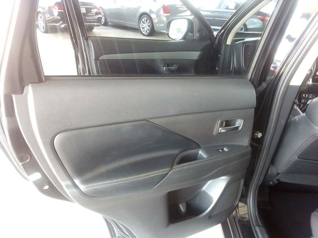 Used 2020 Mitsubishi Outlander SEL FWD image 24