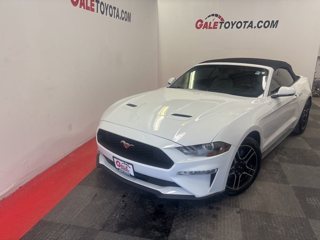 Used 2020 Ford Mustang Premium image 3
