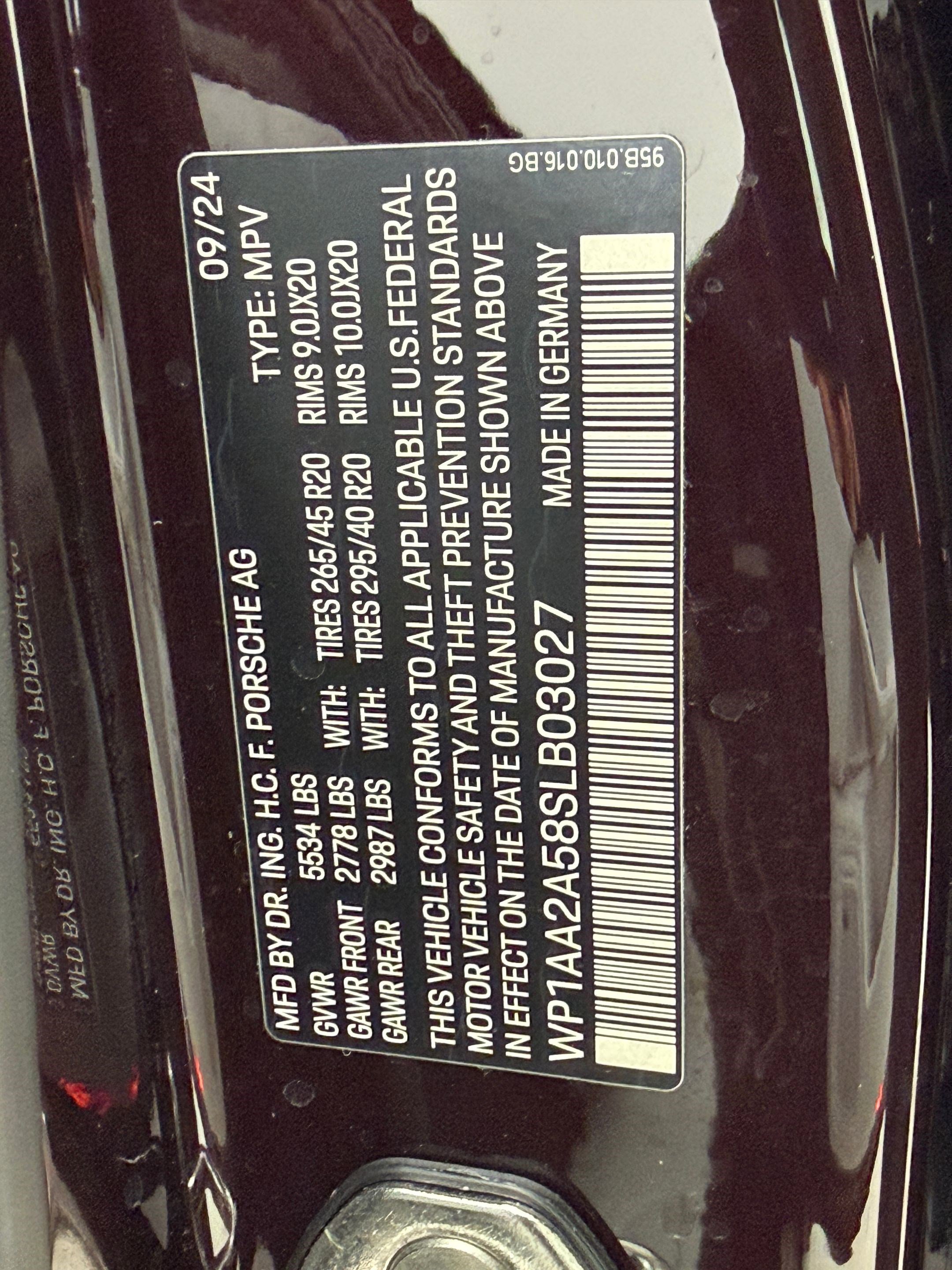 Used 2025 Porsche Macan image 24