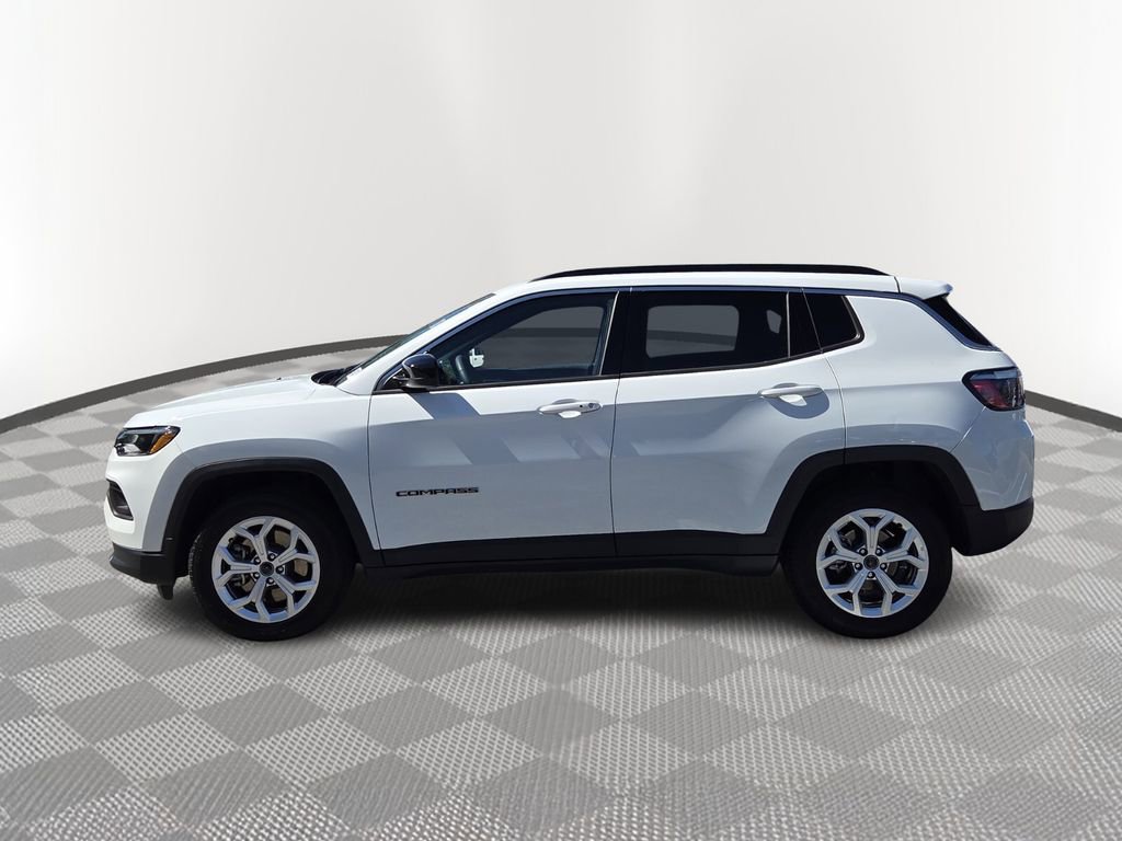 Used 2022 Jeep Compass Limited image 3