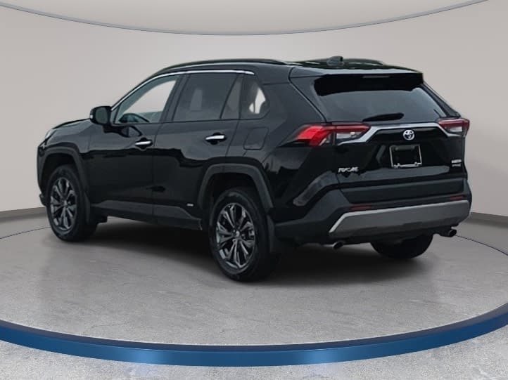 Used 2023 Toyota RAV4 Limited AWD/4WD image 7