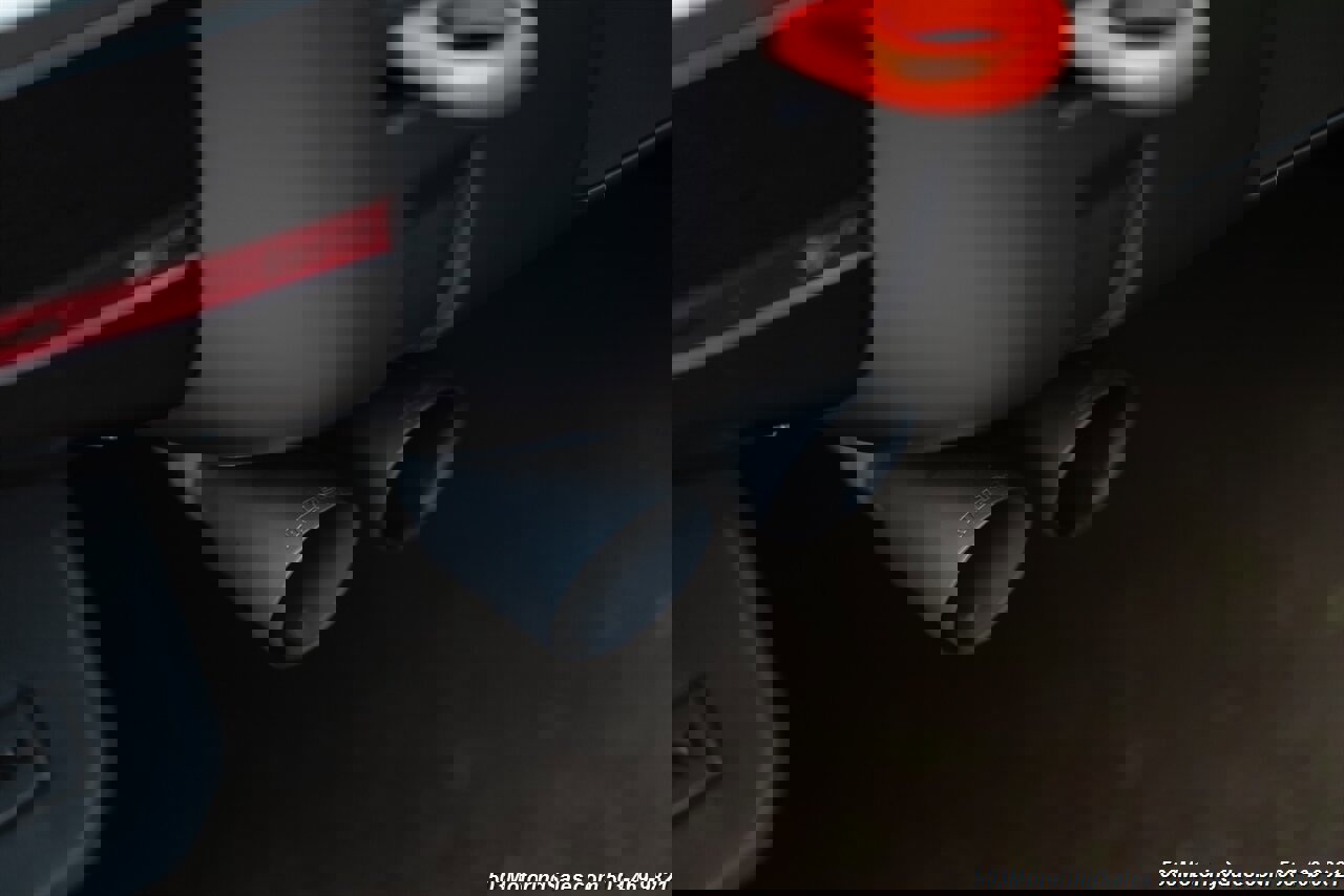 Used 2024 Land Rover Defender 90 V8 image 5