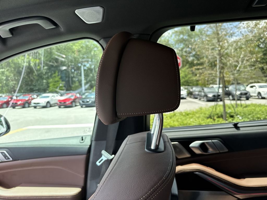 Used 2019 BMW X5 xDrive50i w/ M Sport Package AWD/4WD image 16