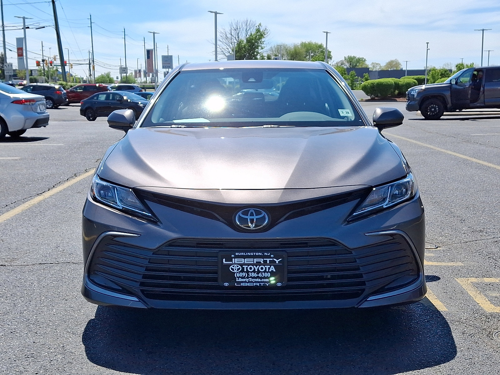 Used 2023 Toyota Camry LE AWD/4WD image 2
