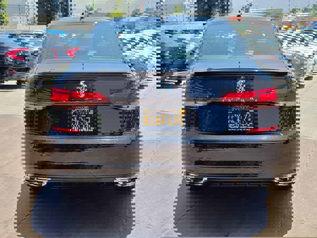 Used 2020 Volkswagen Passat 2.0T R-Line image 12