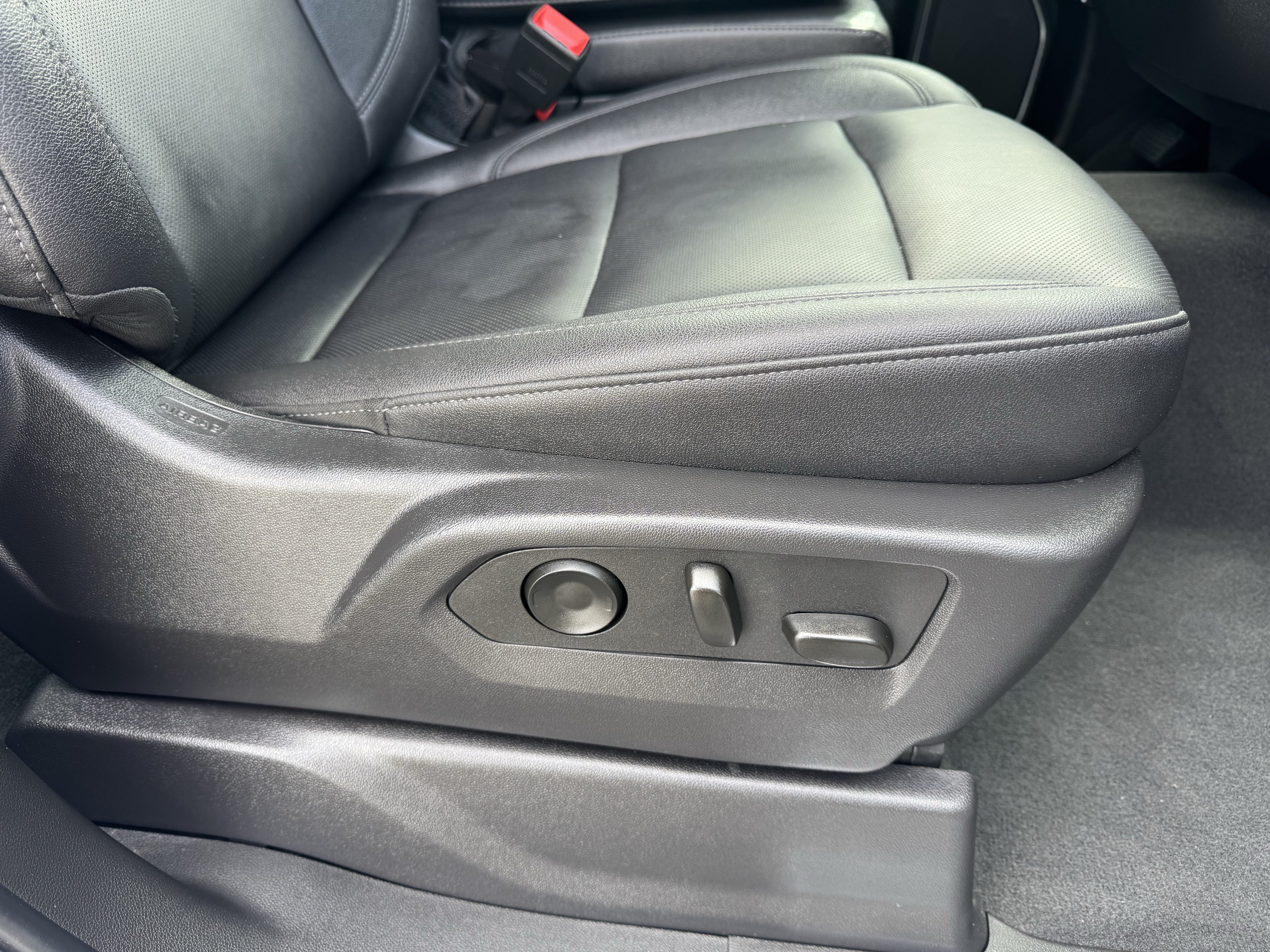 Certified 2026 GMC Sierra 1500 SLT AWD/4WD image 23