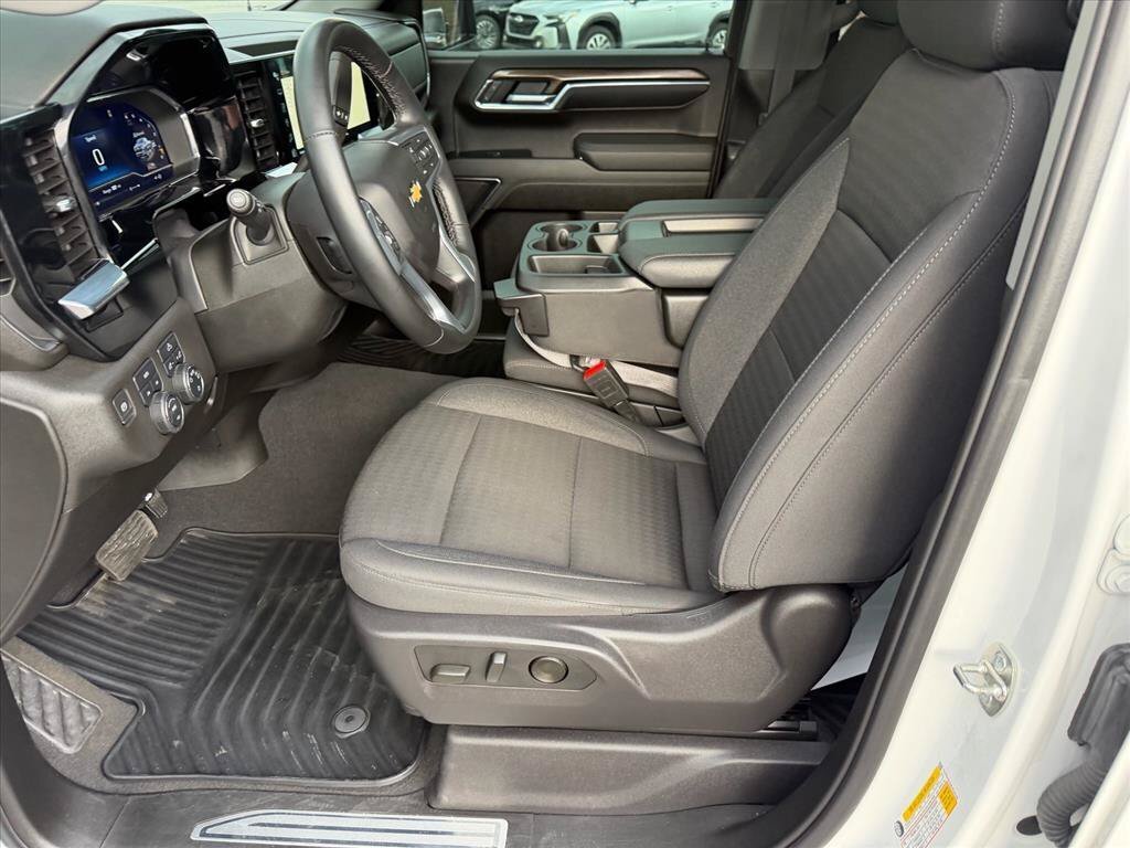 Used 2024 Chevrolet Silverado 1500 LT AWD/4WD image 14