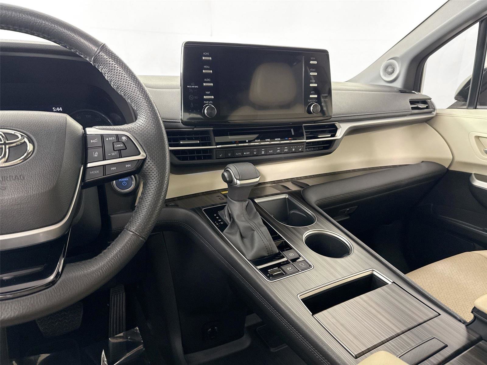 Certified 2023 Toyota Sienna Limited image 35