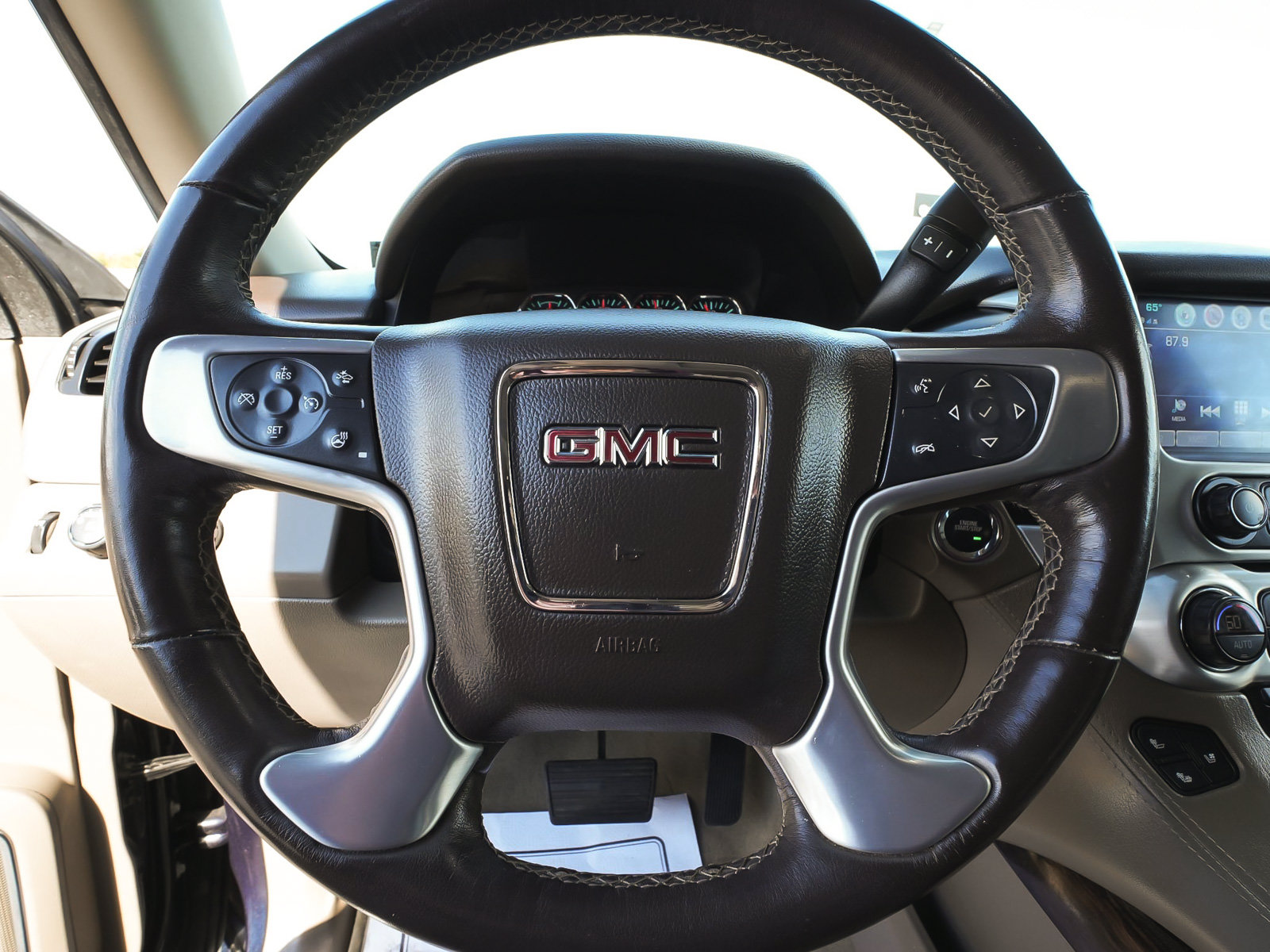 Used 2018 GMC Yukon XL SLT w/ Premium Edition AWD/4WD image 20