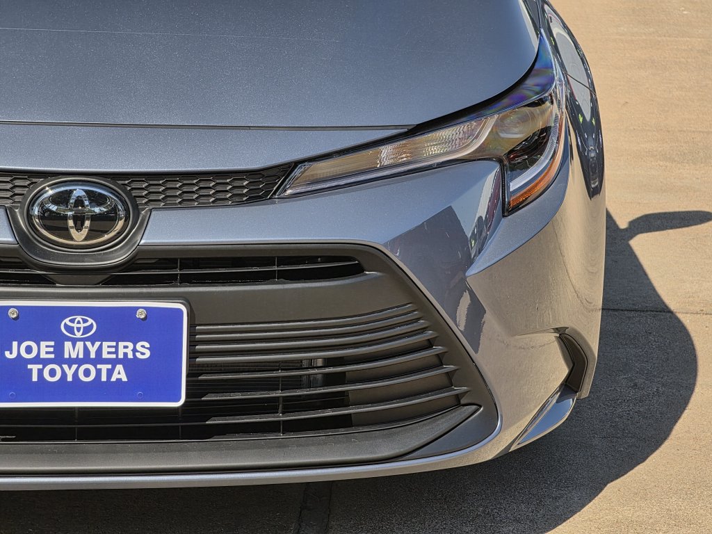 New 2027 Toyota Corolla LE FWD image 4