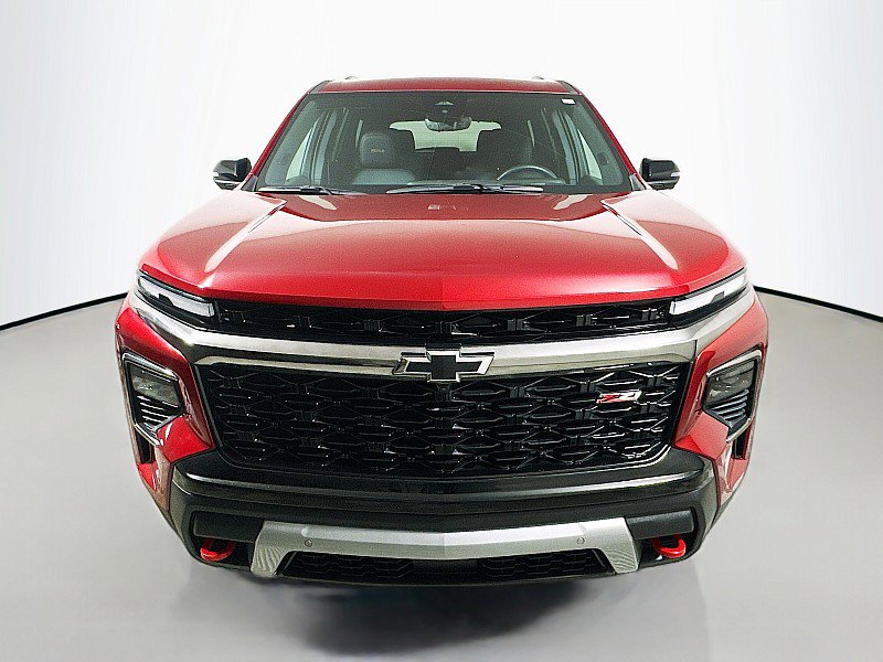 Used 2024 Chevrolet Traverse Z71 w/ Enhanced Driving Package image 2