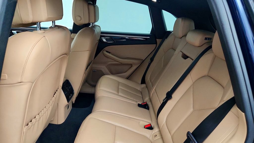Used 2020 Porsche Macan w/ Premium Package Plus AWD/4WD image 20