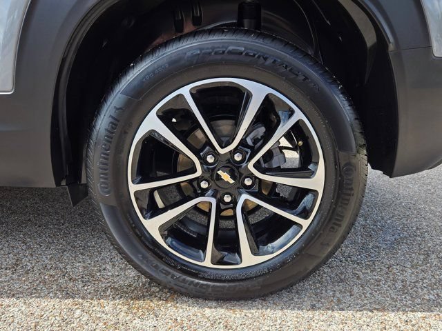 Used 2025 Chevrolet TrailBlazer LT AWD/4WD image 32