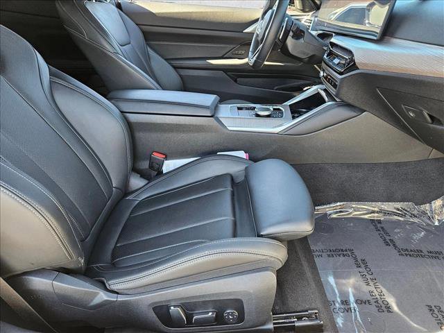 Used 2025 BMW 430i Coupe w/ M Sport Package image 18