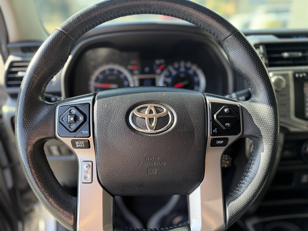 Used 2018 Toyota 4Runner SR5 Premium image 12