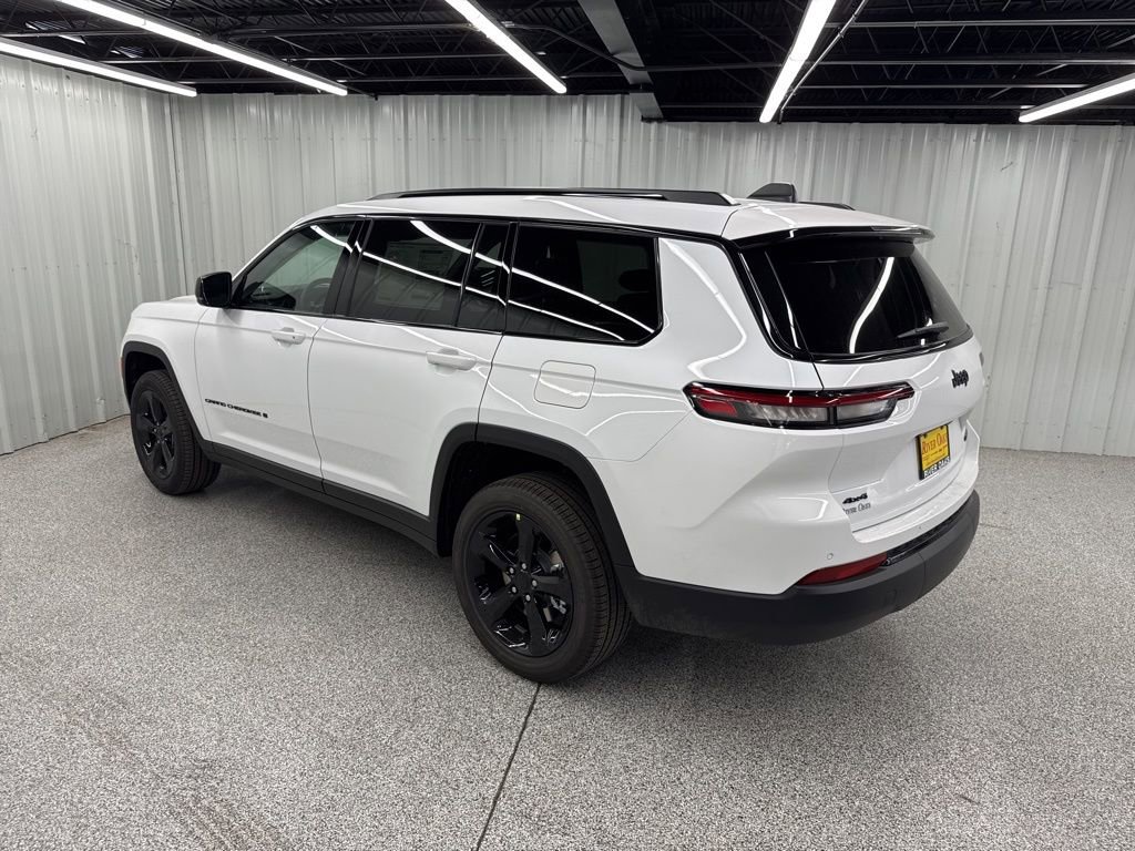 New 2025 Jeep Grand Cherokee L Limited w/ Black Appearance Package image 4