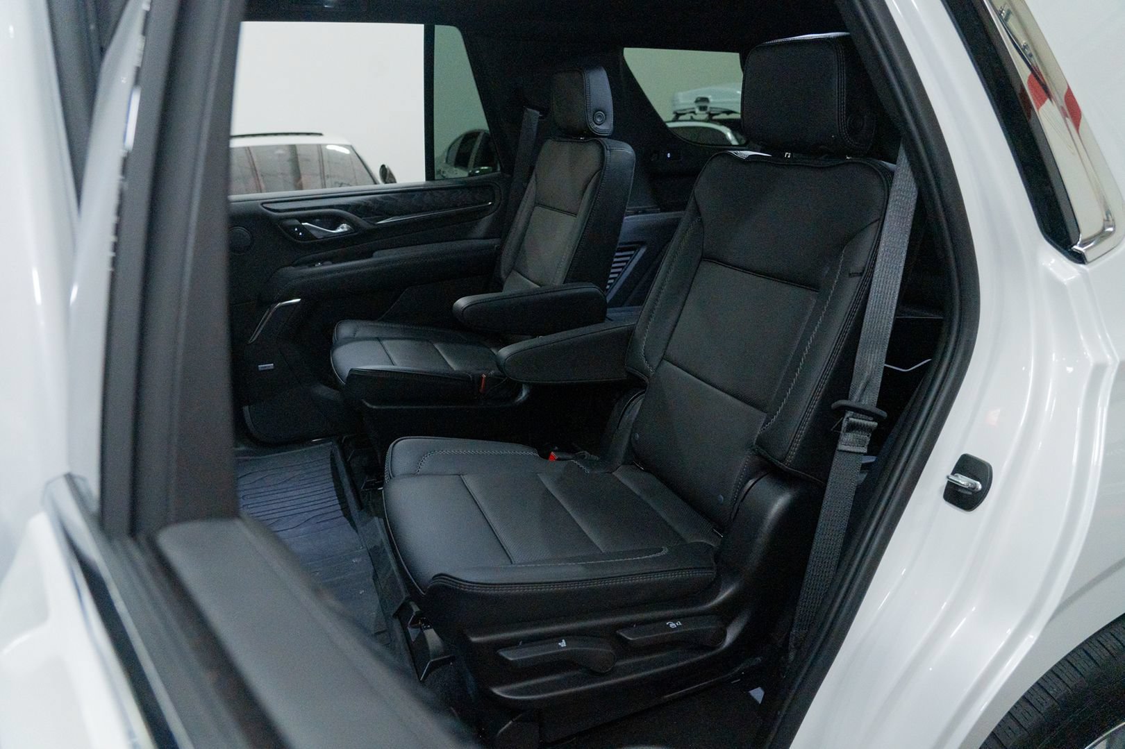 Used 2024 GMC Yukon Denali AWD/4WD image 30