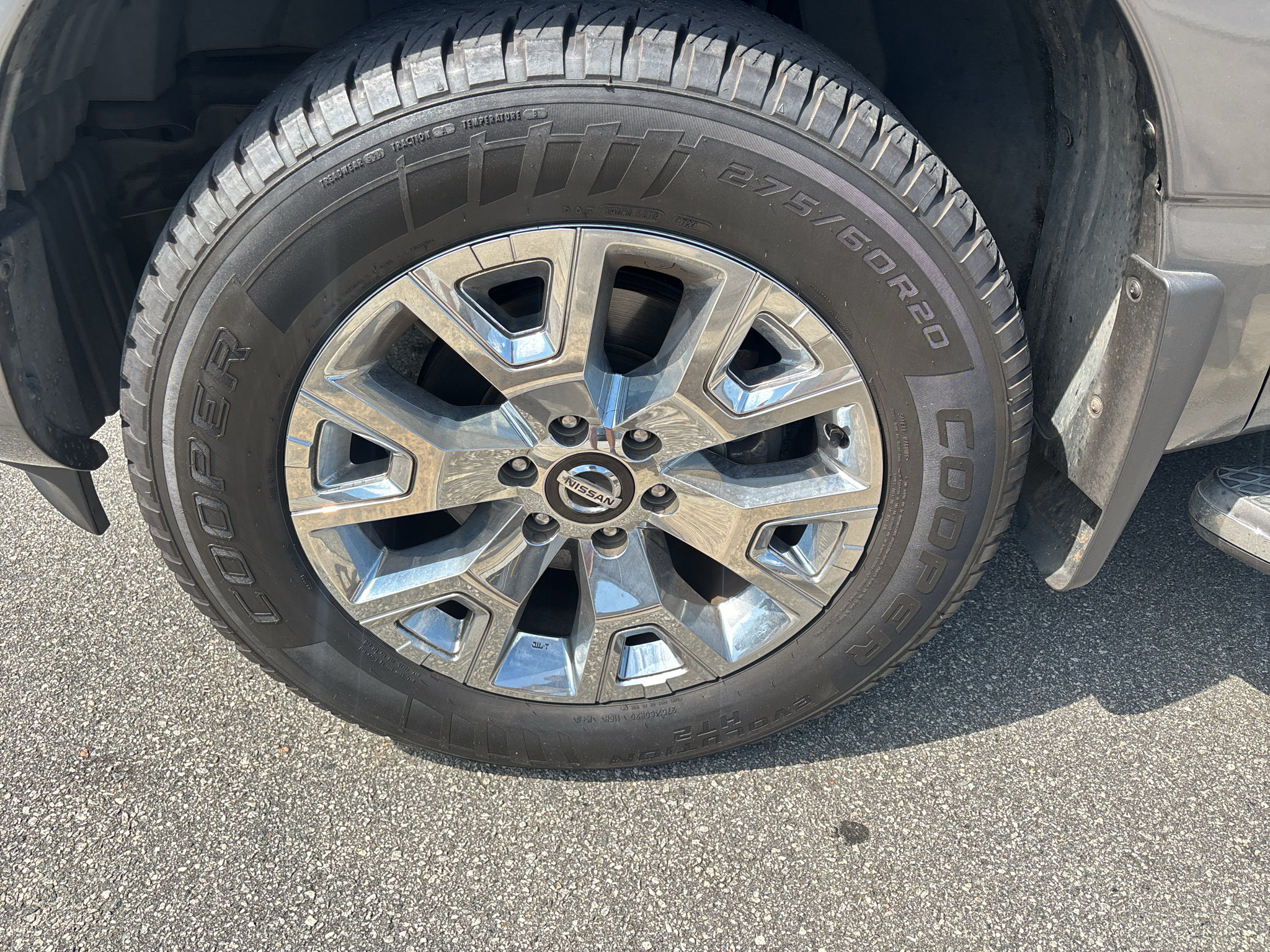 Used 2021 Nissan Titan SL w/ Moonroof Package RWD image 29